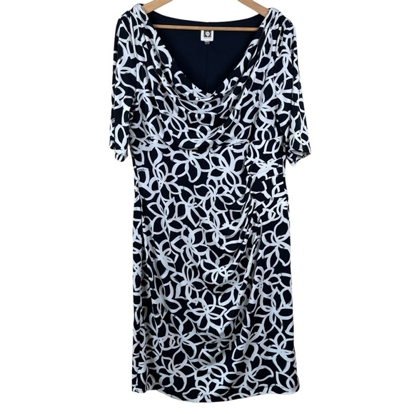 Anne Klein Black & White Floral Patterned Stretchy Dress with Side Ruching Sz 16 - Picture 1 of 11